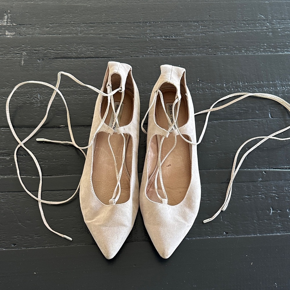 Steve Madden Cream Lace-Up Flats